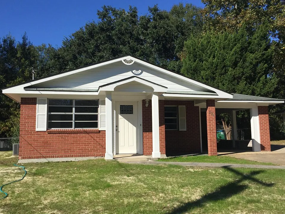 226 Hunter Dr