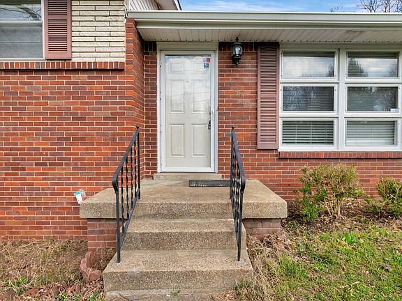4th image of 707 Robert Burns Dr