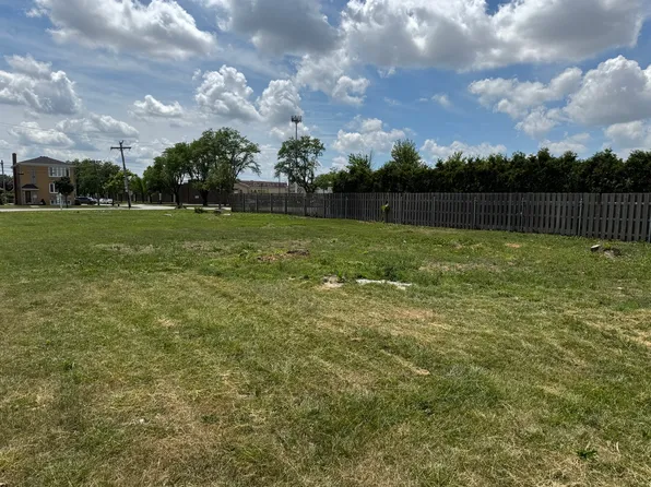 8268 W Lawrence Ave, Norridge, IL 60706