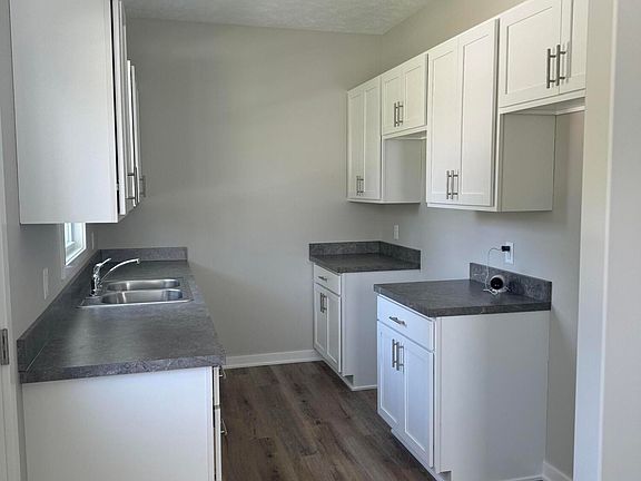 2nd image of 1081 Sophia St