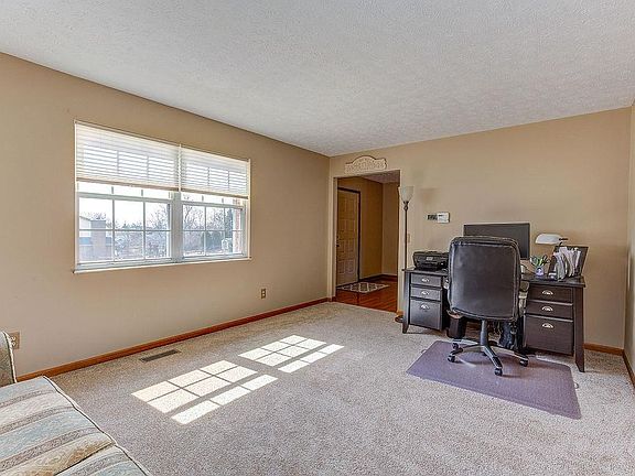 4th image of 4532 Aspen Dr