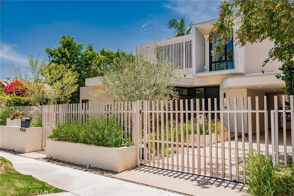 5 bed, 4500 sqft, $30,000 — Photo 4