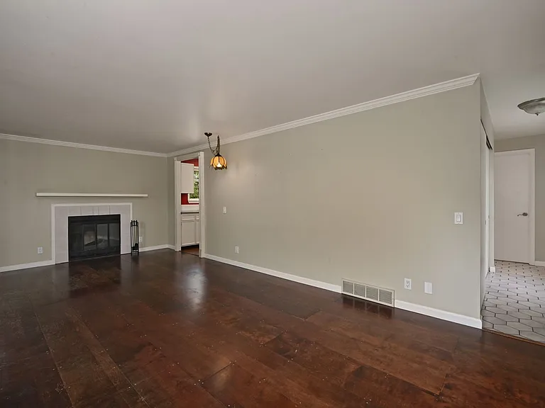 5008 Puget Blvd SW — Photo 11