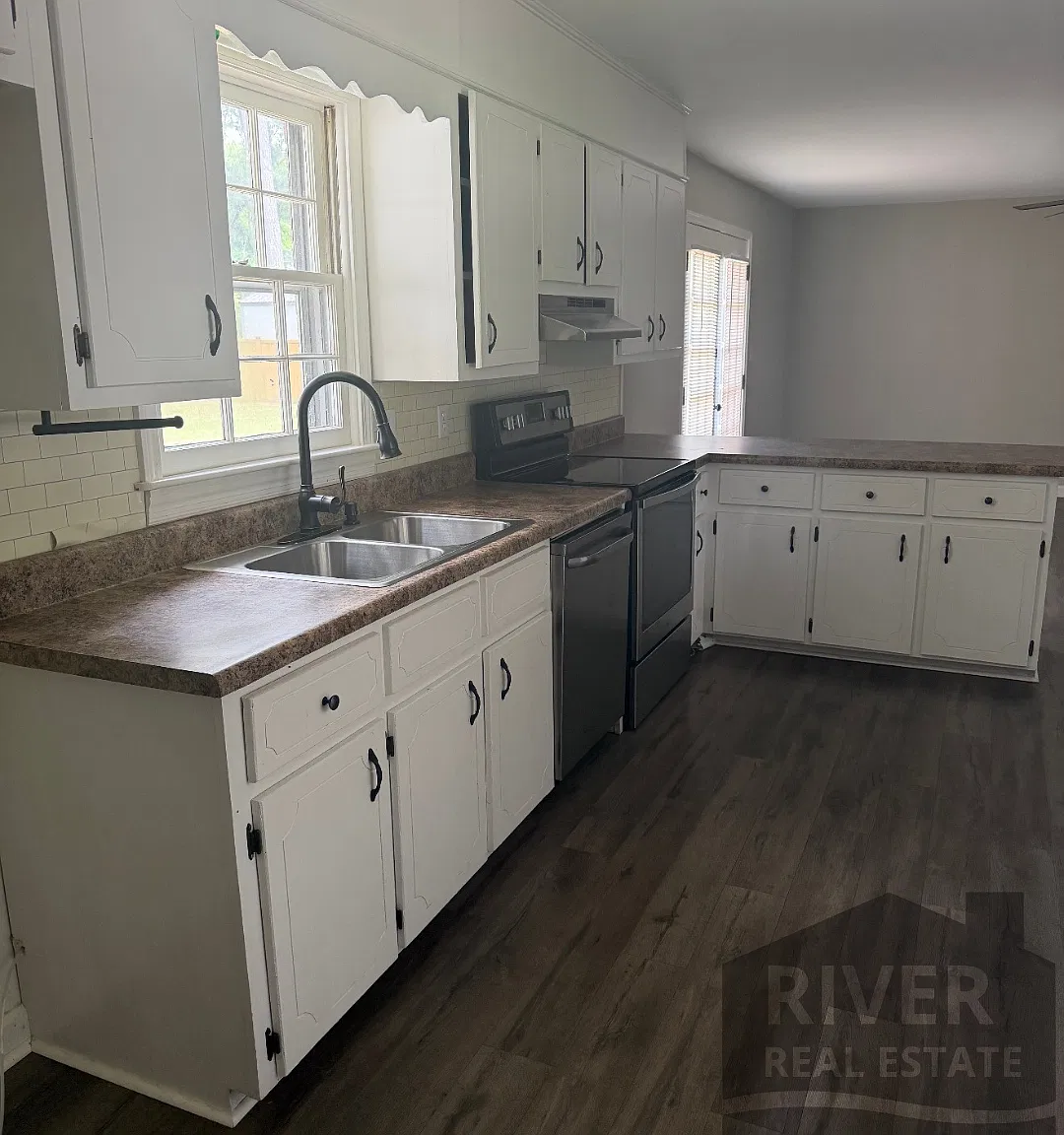 2150 Estaline Drive - 1 — Photo 2
