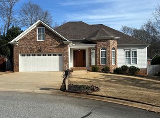 8 Amsterdam Ln, Simpsonville, SC 29681