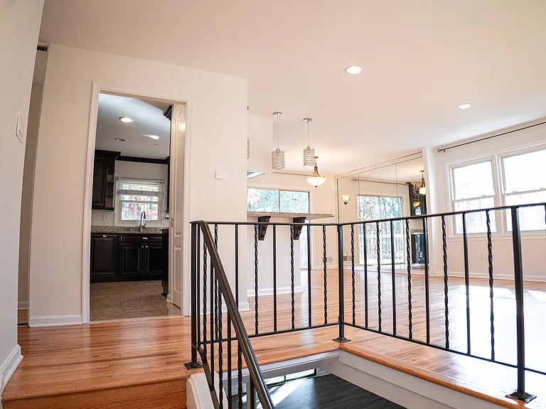 13227 Sturbridge Rd — Photo 10
