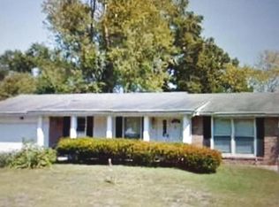 810 London Ln, Saint Louis, MO 63141
