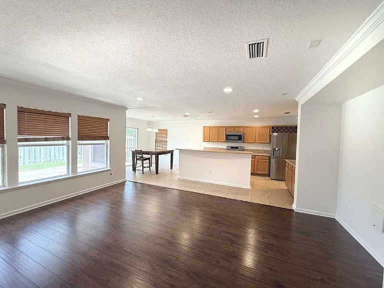 436 Bostwick Cir — Photo 9