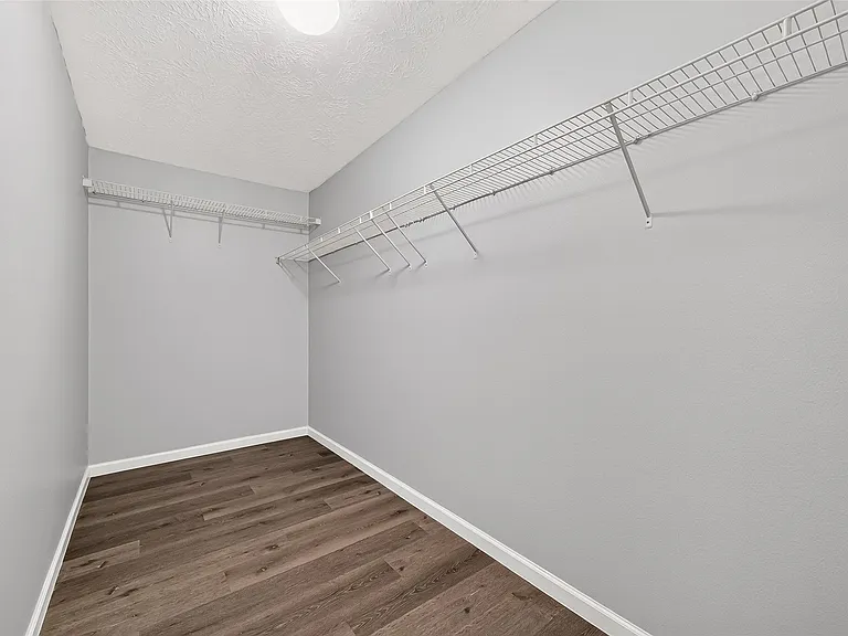 19451 Nasworthy Dr — Photo 28