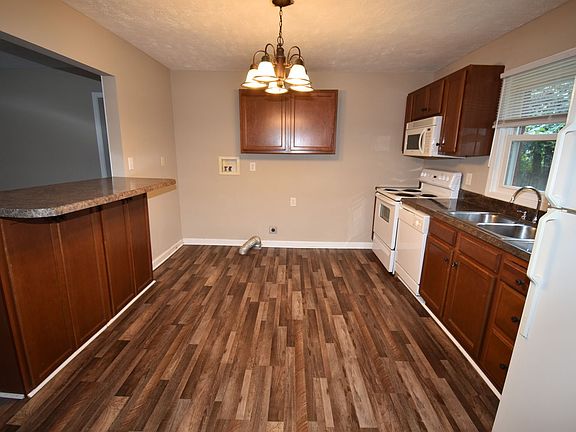 5th image of 2976 Lake Rd #A