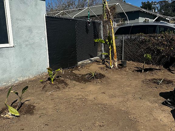 3rd image of 25796 Walker St