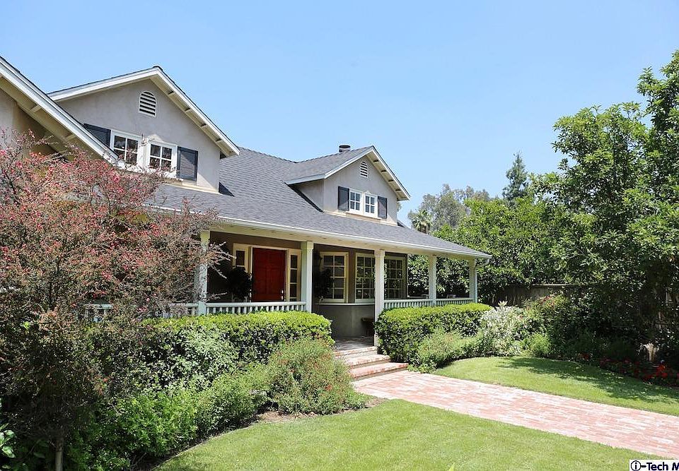 1st image of 1345 Club House Dr