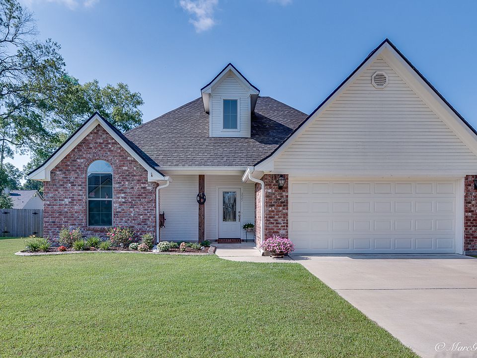 1st image of 225 Southern Creek Cir