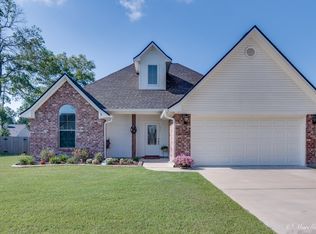 225 Southern Creek Cir, Haughton, LA 71037