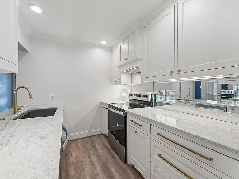 10257 Bridgeland Ln — Photo 7