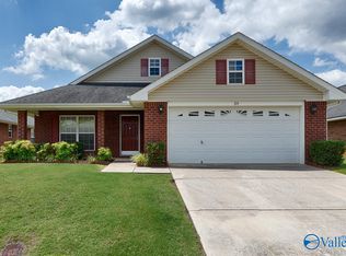 219 Shadow Cove Dr SW, Huntsville, AL 35824