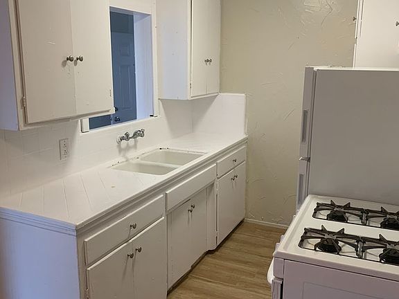 2nd image of 711-721 Oliver Ave