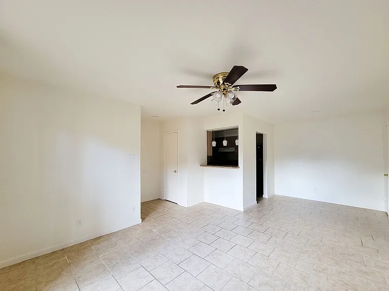 Kimberly House Apartments — Photo 36