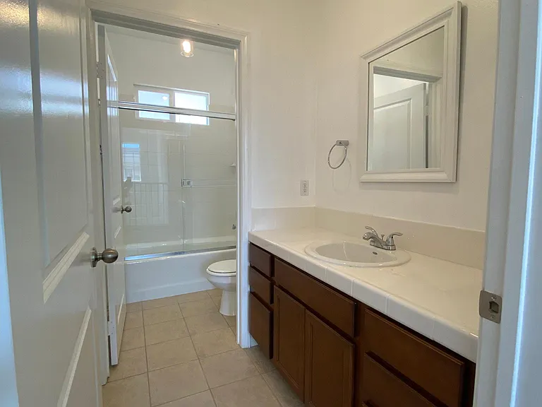 9731 Vesper Ave #9 — Photo 21