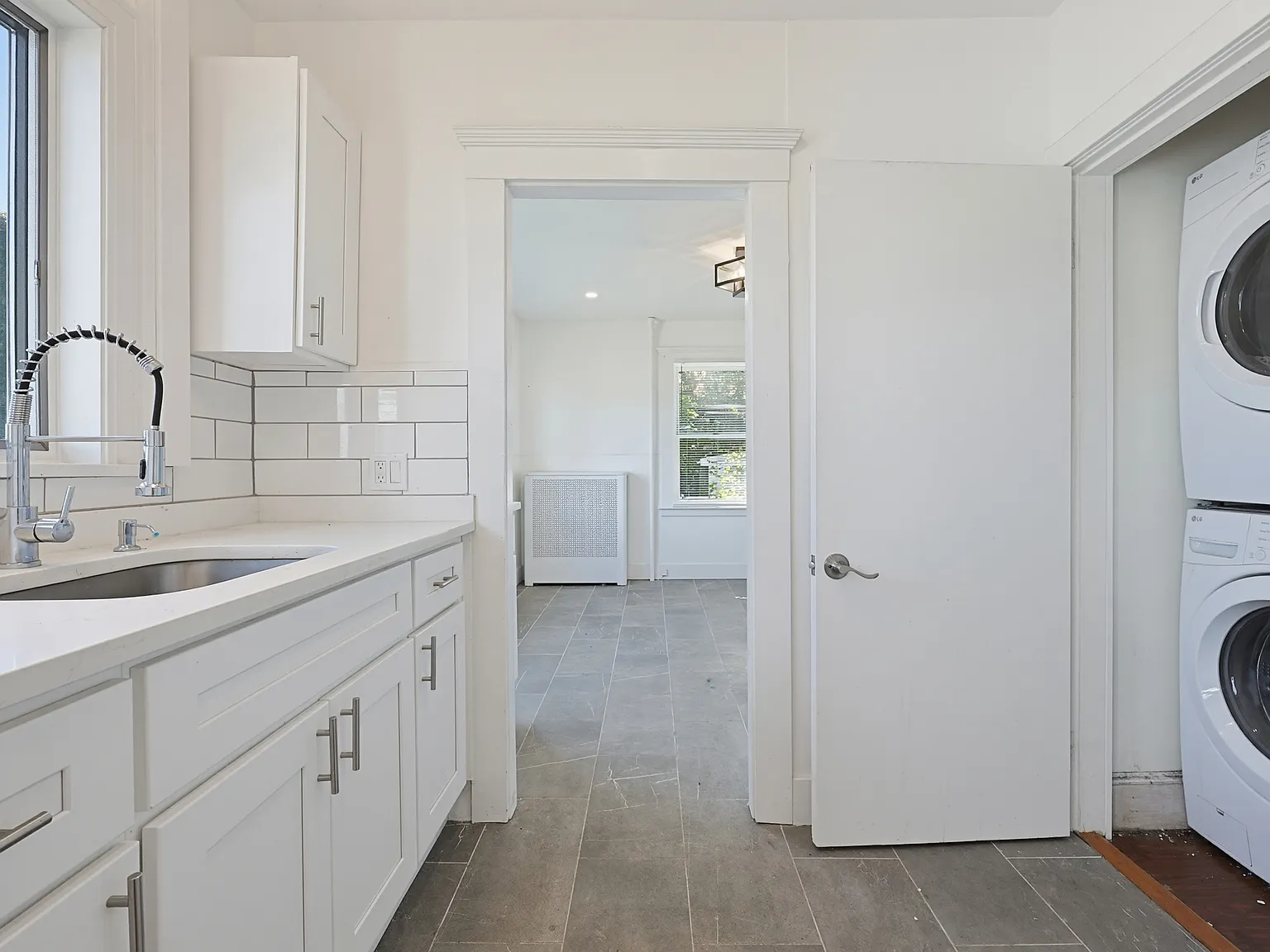 3 bed, 1350 sqft, $3,000 — Photo 4