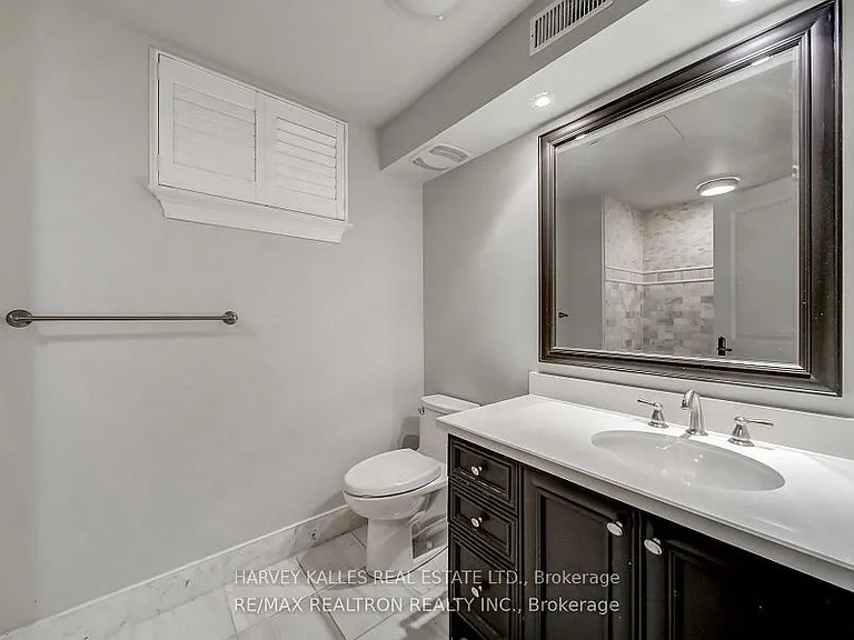 384 Spadina Rd #LOWER — Photo 5
