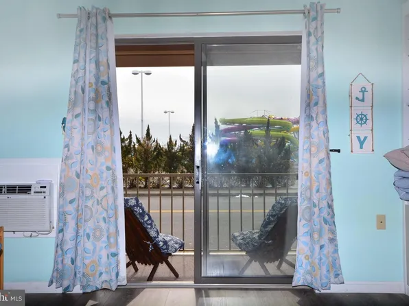 202 S 32nd St #102, Ocean City, MD 21842