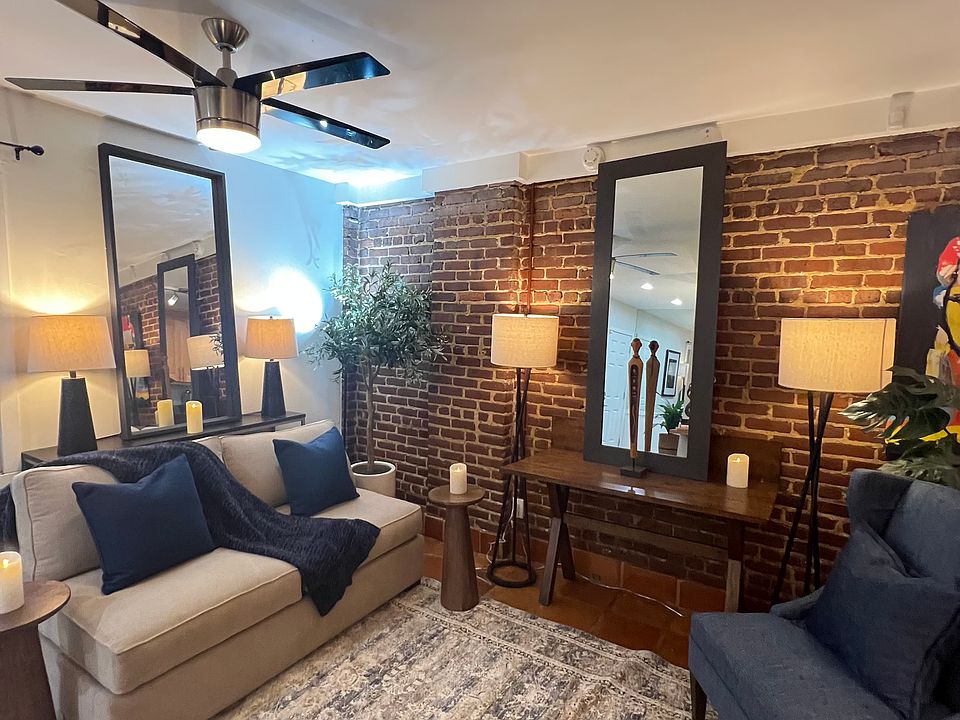 Cozy historical home in the middle of midtown...Parking is 2 ft Frm your front door...sequestered in a private oasis