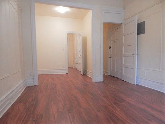 4th image of 46 Hoyt St #2