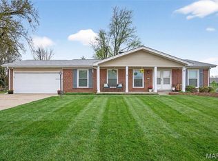 33 Ayrshire Rd, Saint Charles, MO
