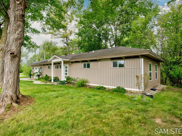 3789 Yellowstone Dr SW, Grandville, MI 49418