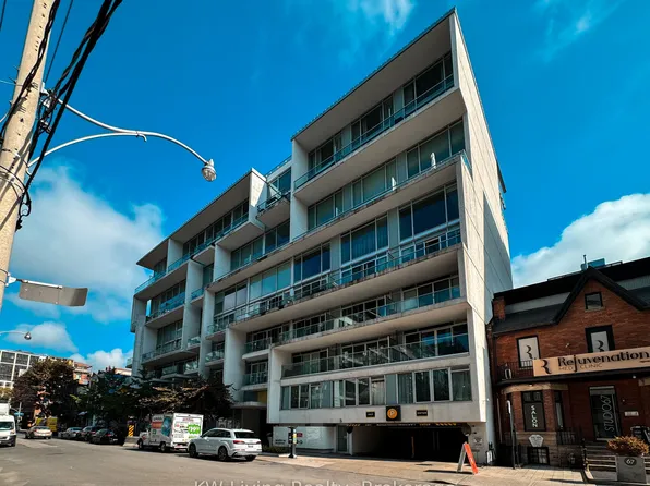 75 Portland St #901, Toronto, ON M5V 2M9