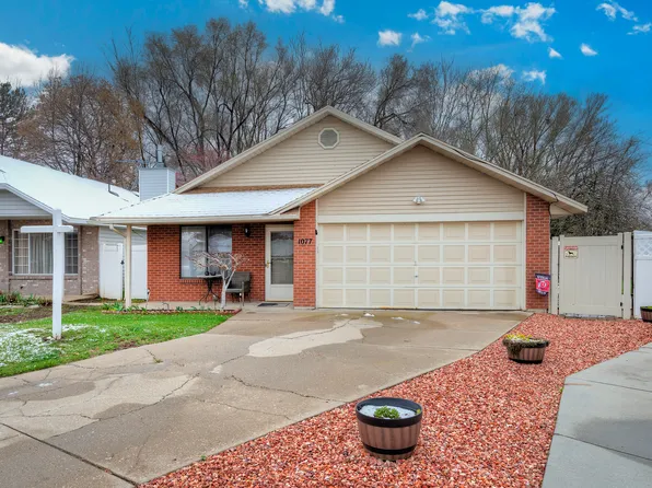1077 E Deerwalk Ln S, Ogden, UT 84404