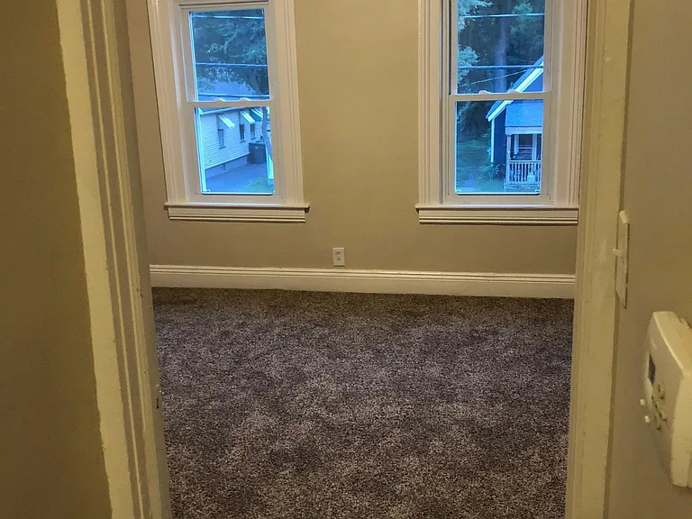 202 Cottage St #UPSTAIRS — Photo 15