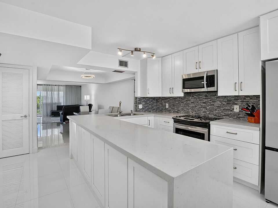 1st image of 23099 BARWOOD Lane N #308