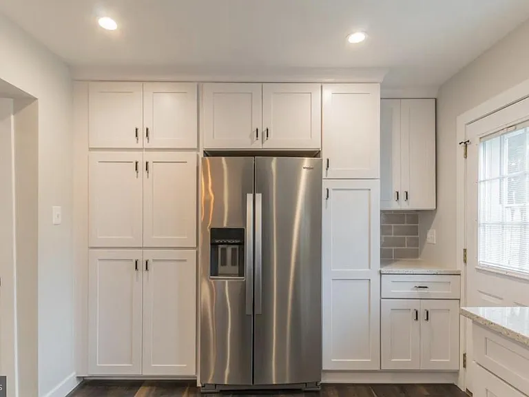 308 S Veitch St — Photo 17