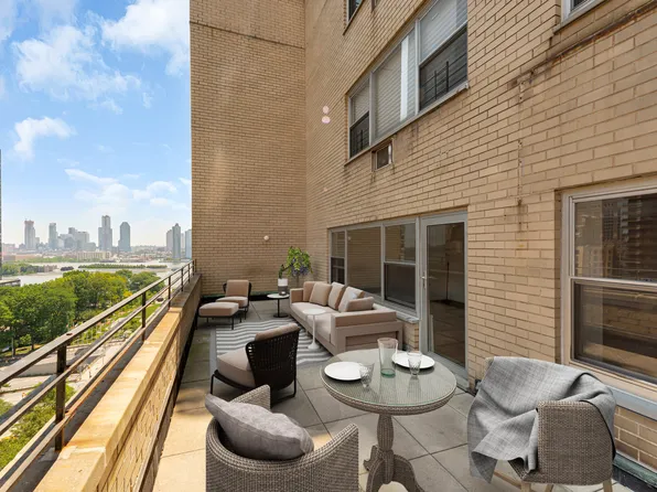 333 East 46th Street image 1 of 7