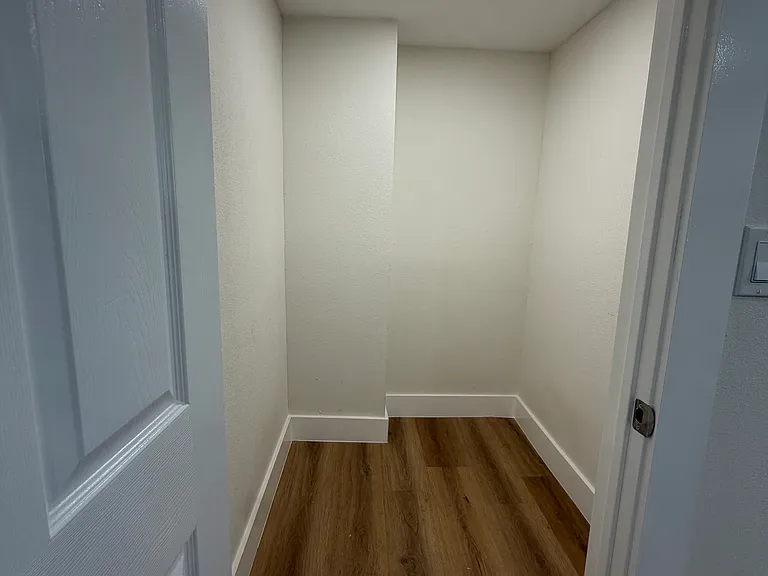 1840 Portland St — Photo 10