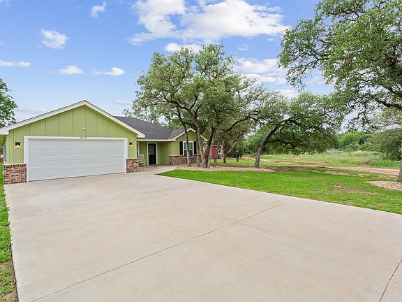 2nd image of 3299 Lake Park Rd