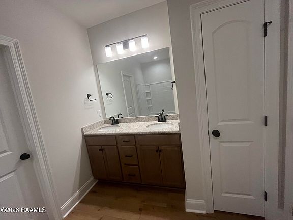 5th image of 209 Payton Woods Ln