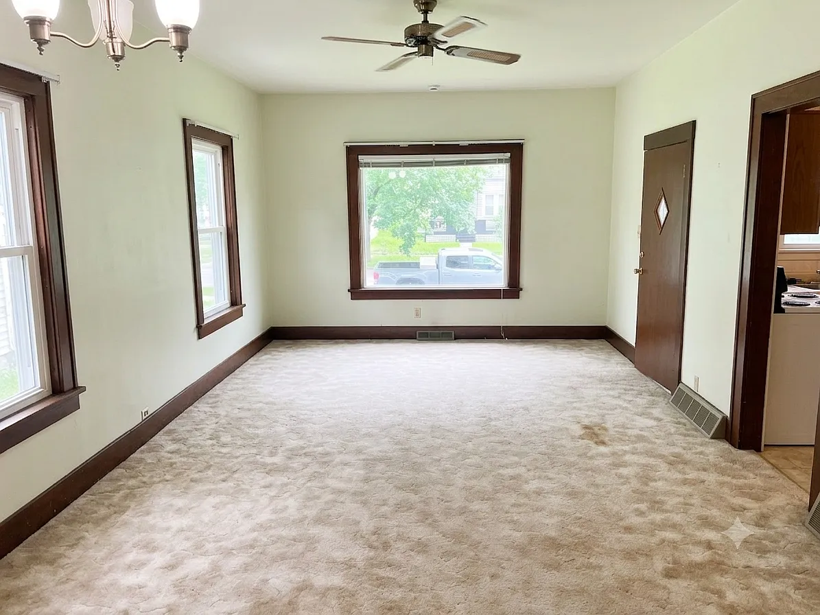 4 bed, 1800 sqft, $1,800 — Photo 4