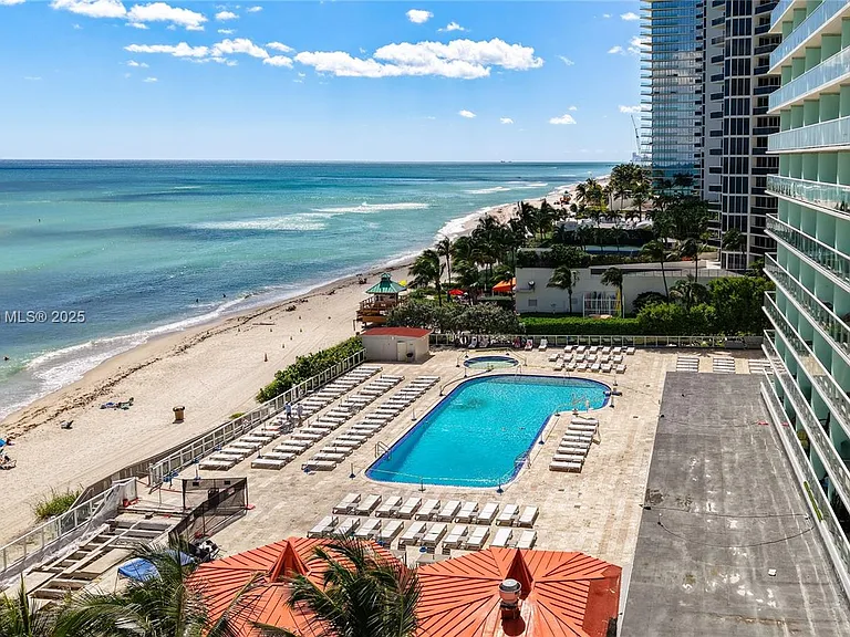 19201 Collins Ave #610 — Photo 37