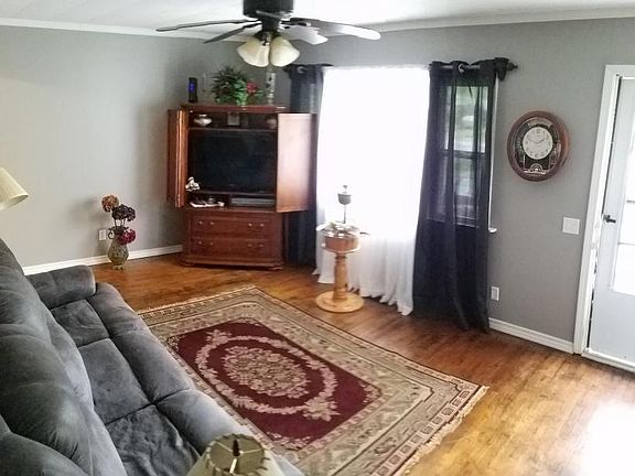 4th image of 1220 Columbus St
