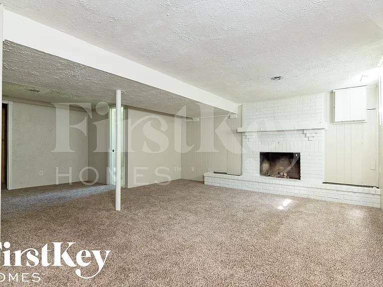 17313 E 41st St S — Photo 8