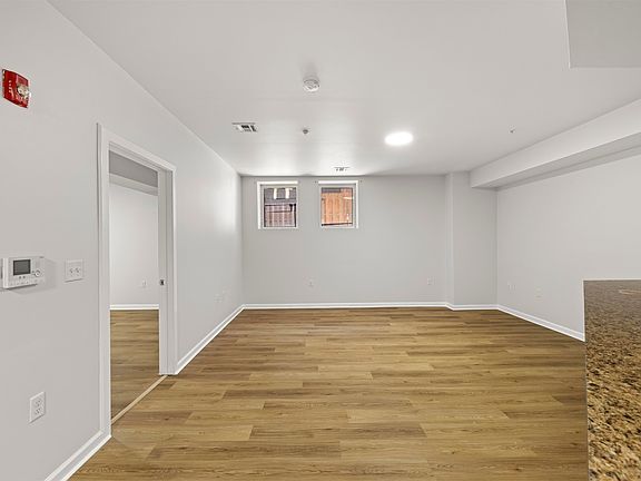 4th image of 305 Whiton St APT G02
