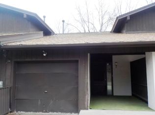 1766 McKnight Rd N #15, Maplewood, MN 55109