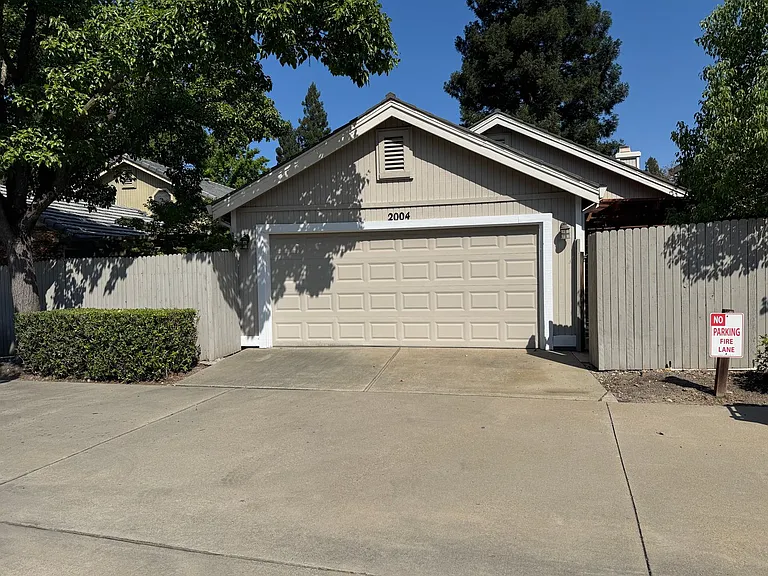 2004 Fernwood Cir — Photo 27