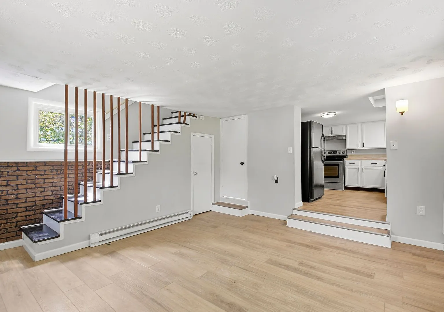 606 Meadow Ave — Photo 2
