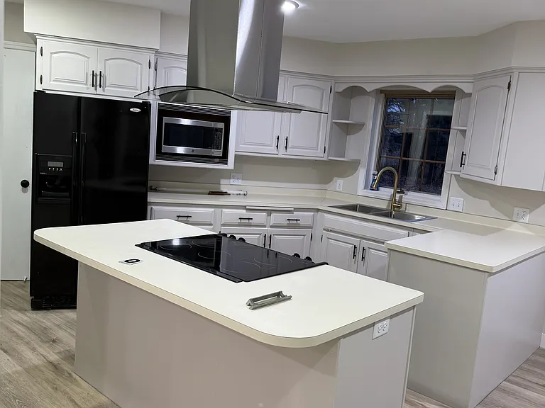 5500 Vagabond Ln N — Photo 4