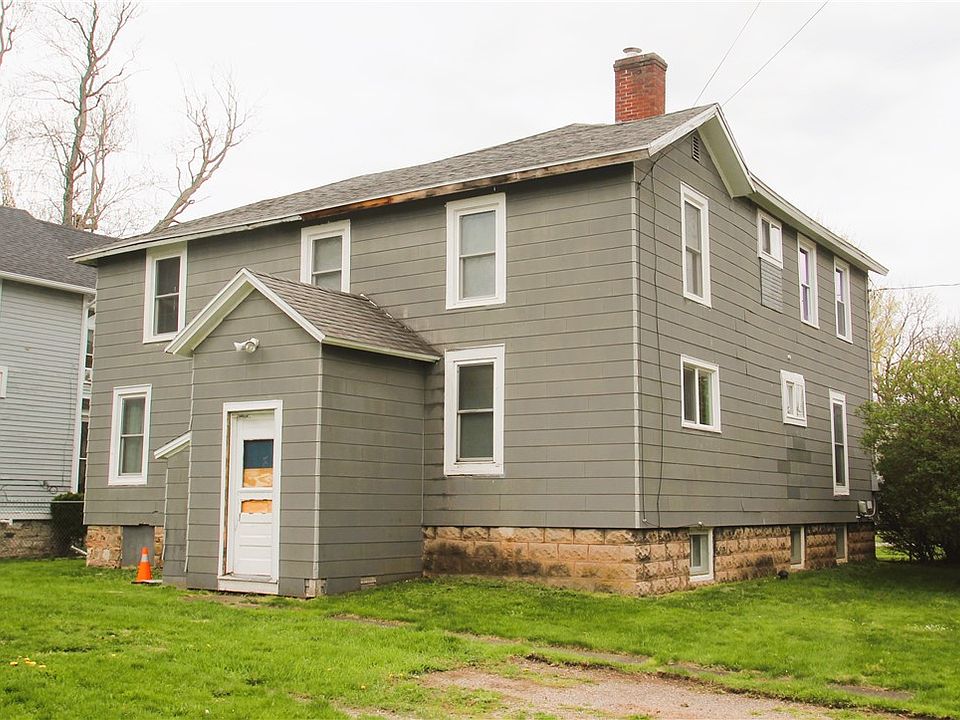 2nd image of 232 Eagle St