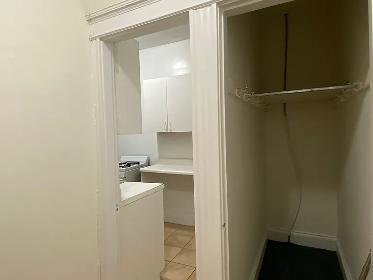 43 Strathmore Rd #4 — Photo 12